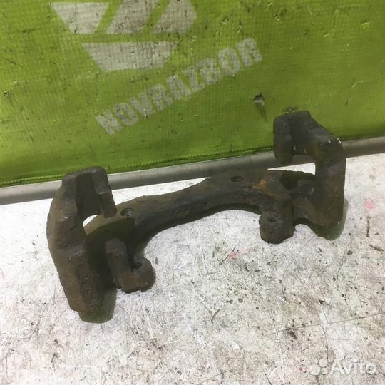Скоба суппорта переднего Мазда Мазда 3 бк