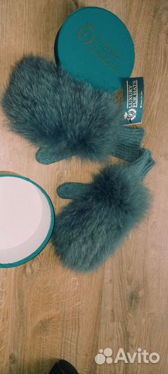 Варежки с натуральным мехом песца