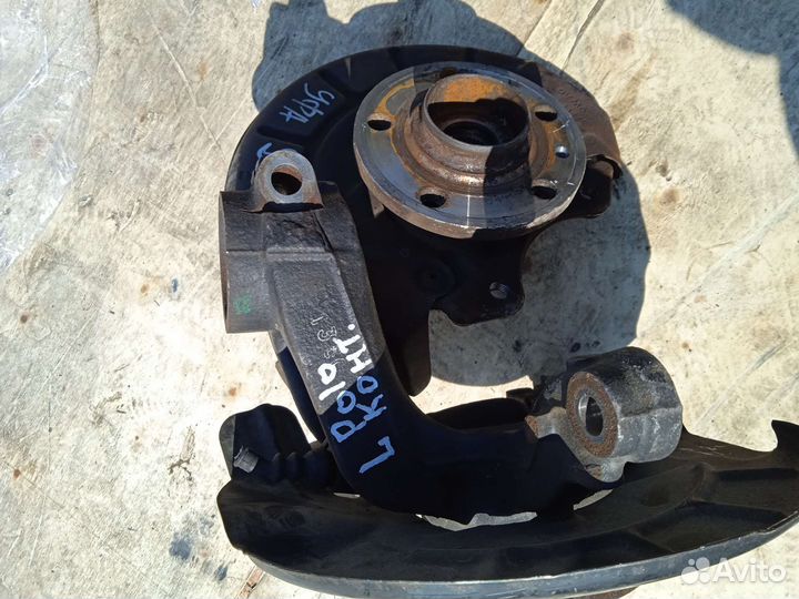 Кулак поворотный Volkswagen Polo sedan