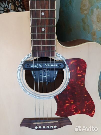 Трансаккустическая гитара