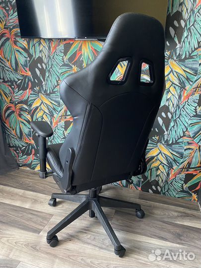 Компьютерное кресло Zombie viking 5 aero игровое