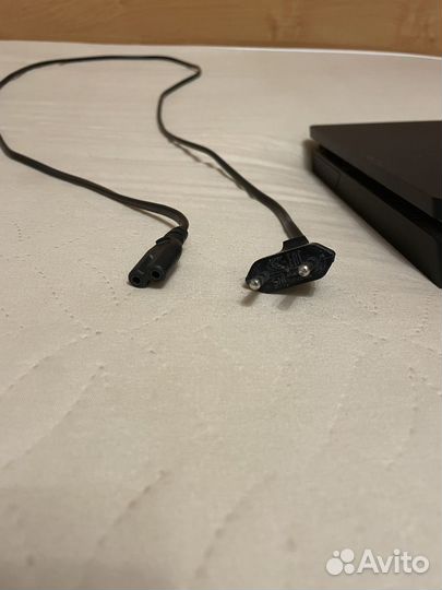 Sony playstation 4 slim