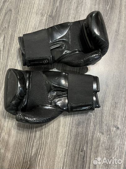 Боксерские перчатки