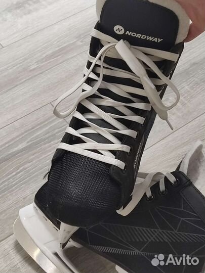 Коньки хоккейные 35 размер