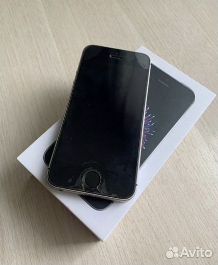 iPhone SE, 32 ГБ