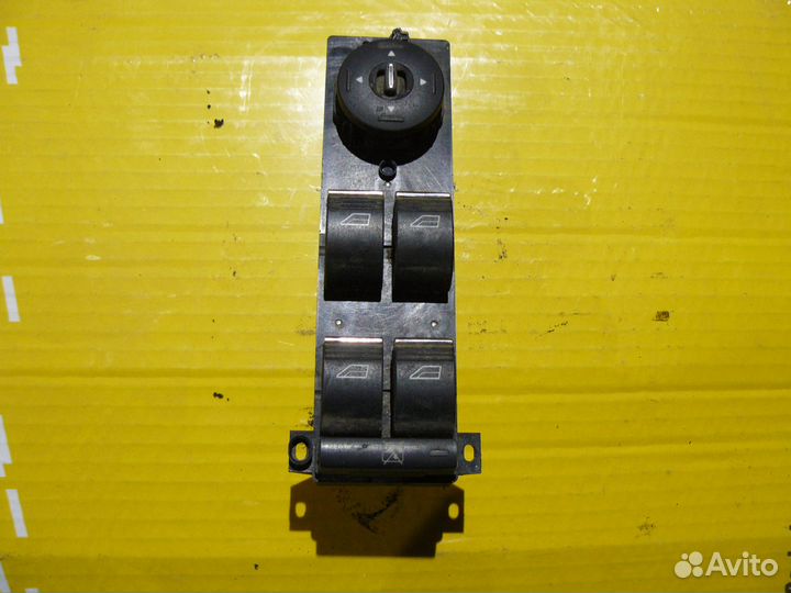 Блок стеклоподъемников Ford Focus 2