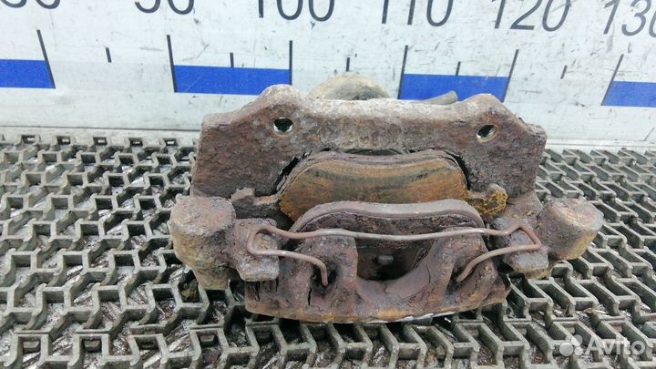 Суппорт передний правый Volvo V70 1999