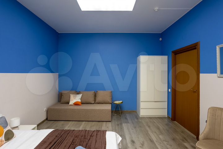 Комната 20 м² в 8-к., 1/3 эт.