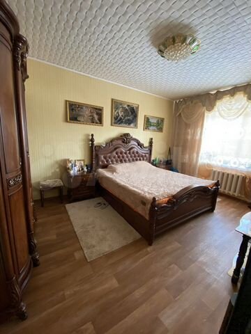 Коттедж 308 м² на участке 10 сот.