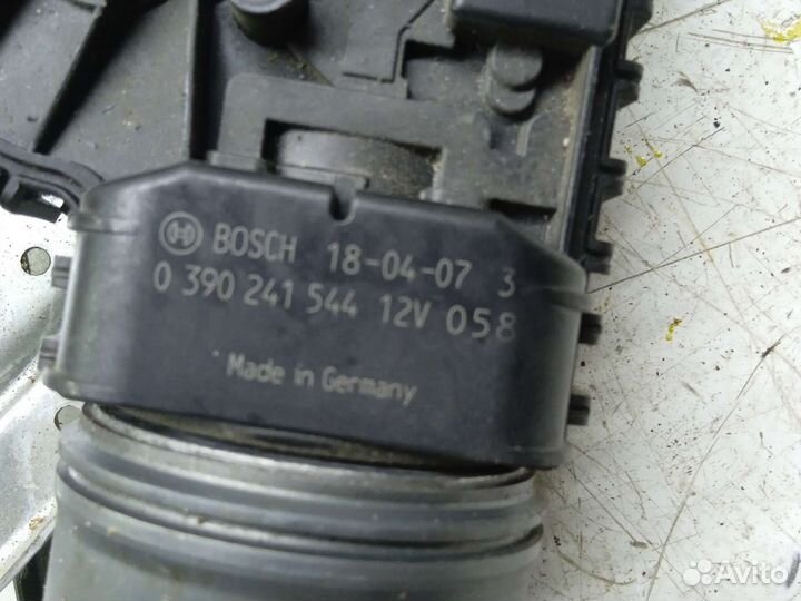 Мотор стеклоочистителя Renault Daster