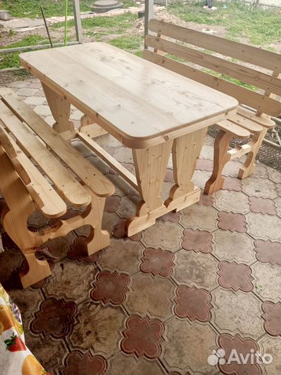 Стол и скамейки