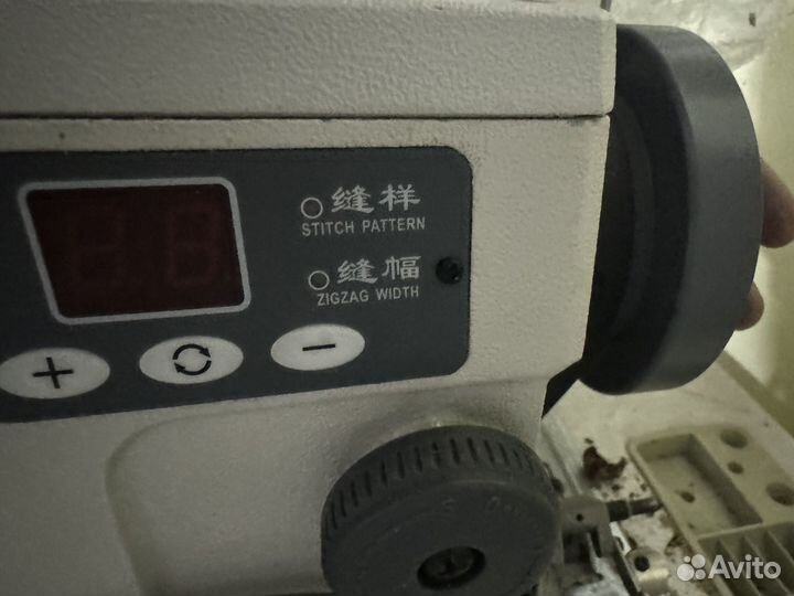 Швейная машина челночного стежка зигзаг