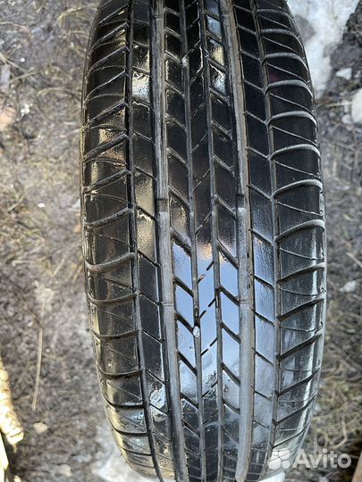 Bridgestone Sneaker 185/65 R15 88S