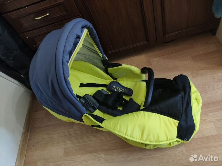 Коляска zippy 3 в 1