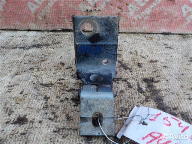 Петля двери верхняя передняя правая Audi A4 B5 ADR