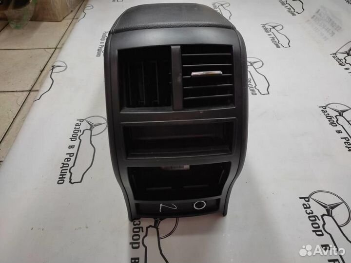 Подлокотник w164 ML-class 642.940 2008