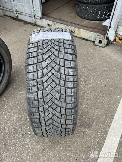 Pirelli Ice Zero FR 265/60 R18