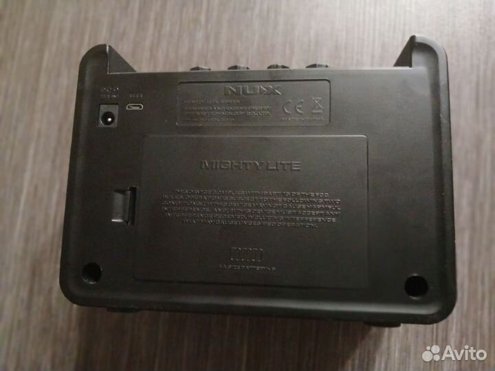 Портативный комбоусилитель NUX mighty lite BT