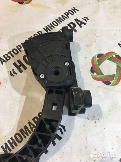 Педаль газа электронная Киа Рио 3 Солярис