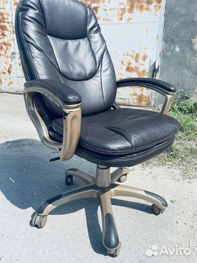 Компьютерное кресло