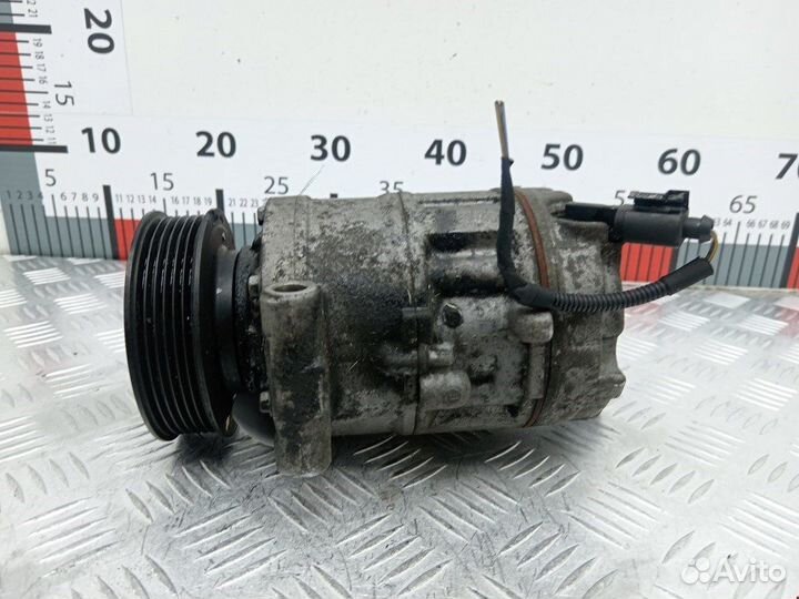 Компрессор кондиционера для Audi A4 B8