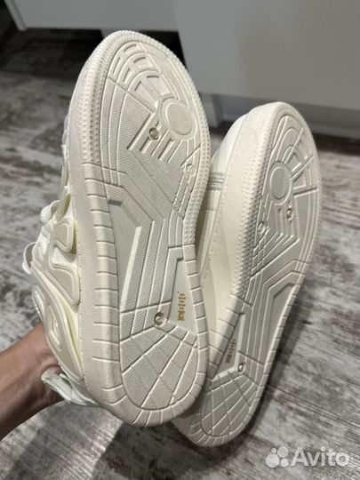 Кроссовки женские