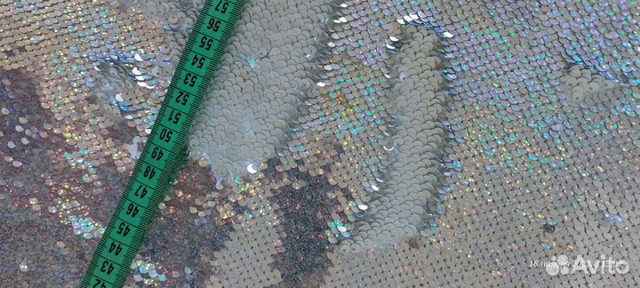 Отрез ткани с пайетками