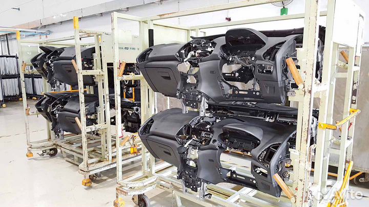 Сборщица (к) пластиковых изделий