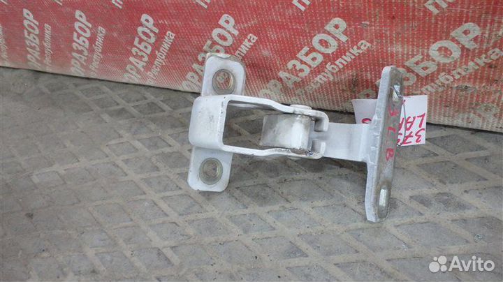 Петля багажника левая LADA Largus Cross KS0Y5L K4M