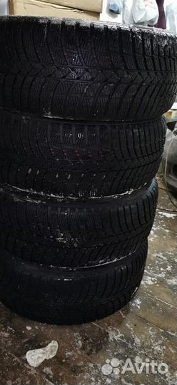 Kumho I'Zen KW23 215/50 R17