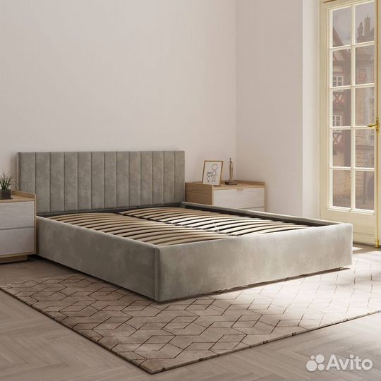 Кровать двуспальная с матрасом