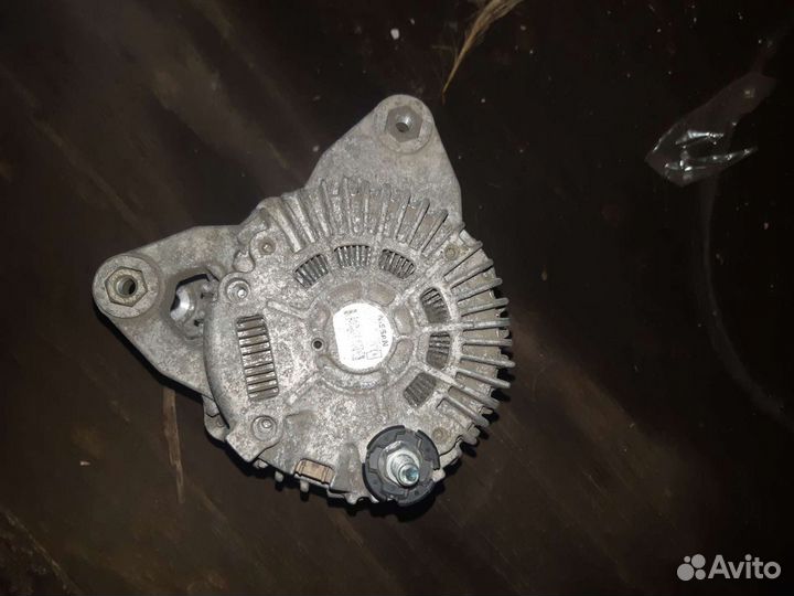 Nissan Note генератор