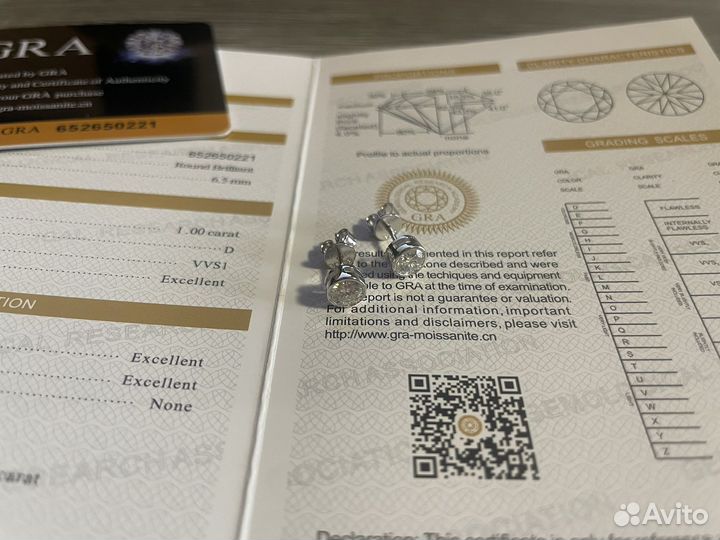 Серьги пусеты гвоздики с бриллиантом муассанит