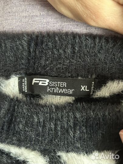 Свитер женский