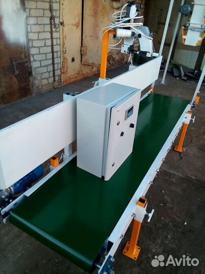 Упаковщик дозатор весовой фасовщик в мешки пакеты