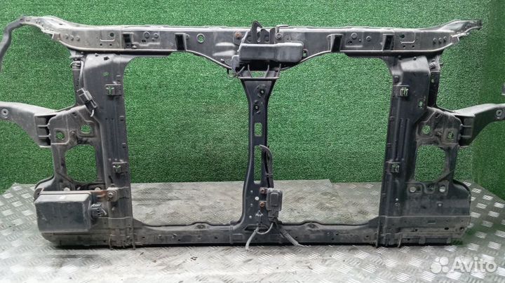 Рамка радиатора Hyundai Equus