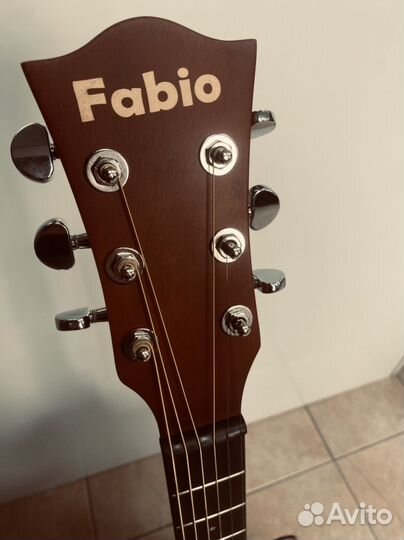 Акустическая гитара