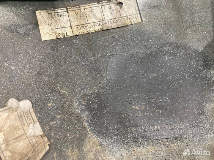 Накладка птф правая Volkswagen Touareg NF 7P5 crca