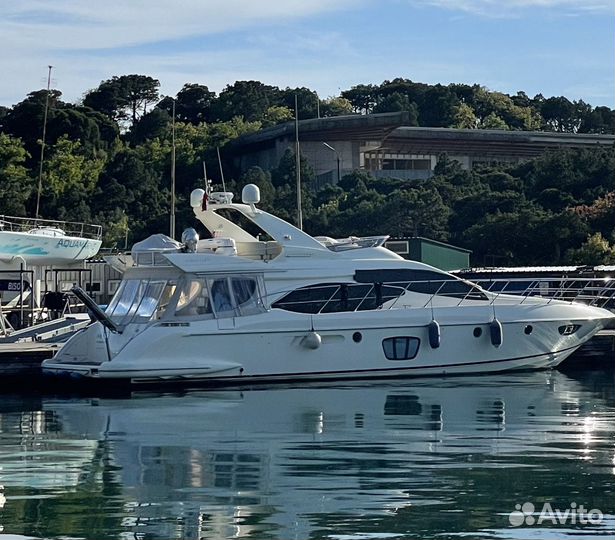Azimut 62E