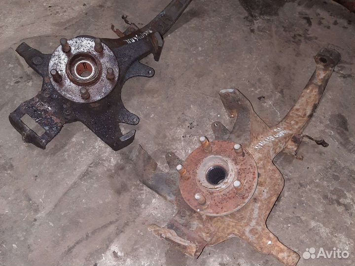 Поворотный кулак chrysler cirrus