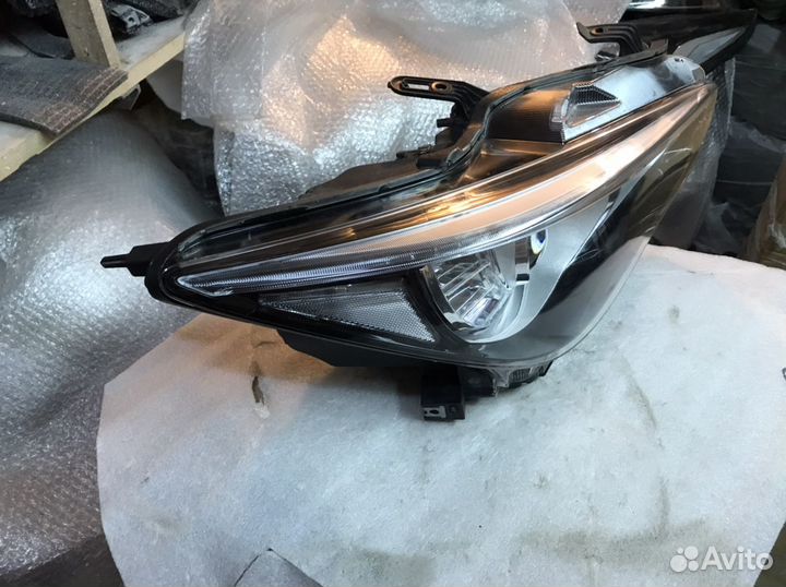 Фара правая Infinity Q50