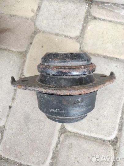 Подушка двигателя Mercedes Ml W164