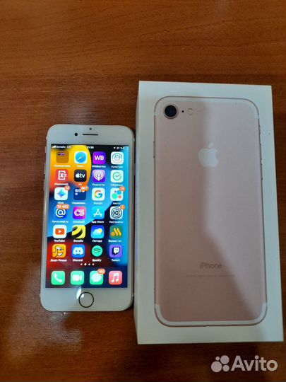 Телефон iPhone 7 rose gold 32gb