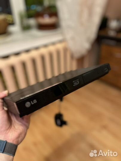 Видеопроигрывател blu-ray 3d LG