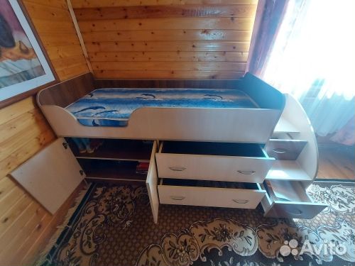 Детская кровать с матрасом и ящиками