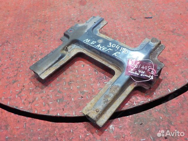 Кронштейн подножки Mercedes-Benz Axor Atego