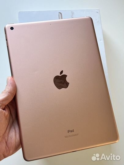 iPad 8 поколения 2020 32GB Wi-Fi Gold акб 100