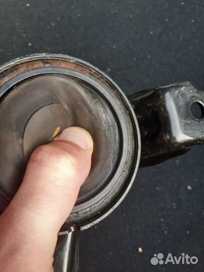 Опора двигателя правая hyundai-KIA оригинал б/у