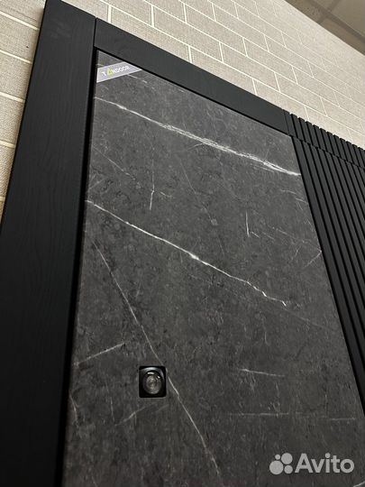 Входная дверь Марморис с зеркалом