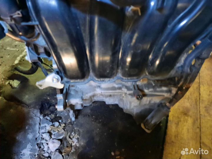 Впускной коллектор Тойота Ярис 1.3